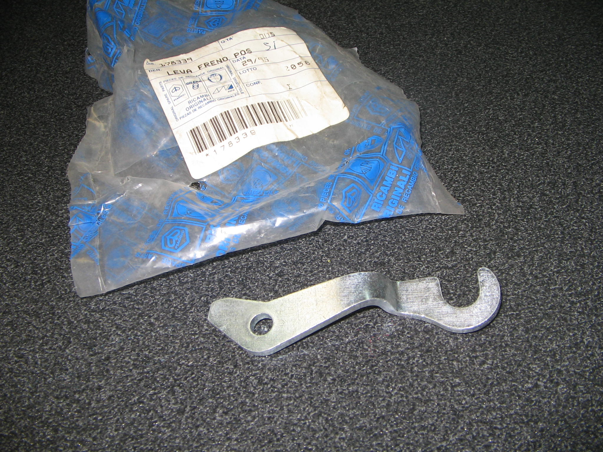 PIAGGIO SI LEVA FRENO POST. N.919